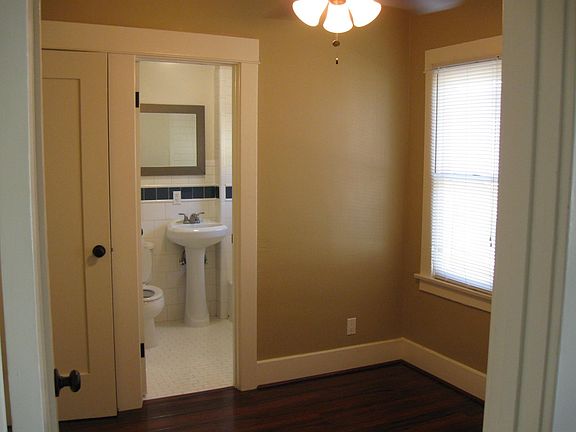 bedroom, with walk in closet, bathroom next to closet