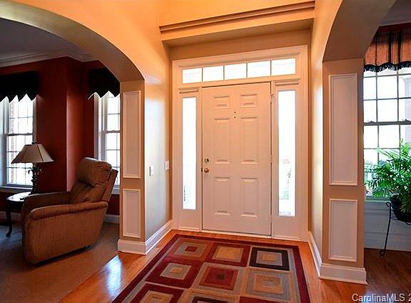 2nd image of 3022 Sparkston Ln