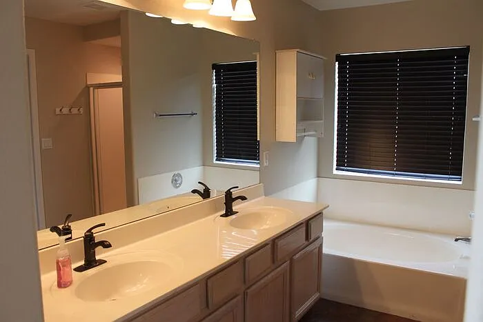 740 W Baylor Ln — Photo 25