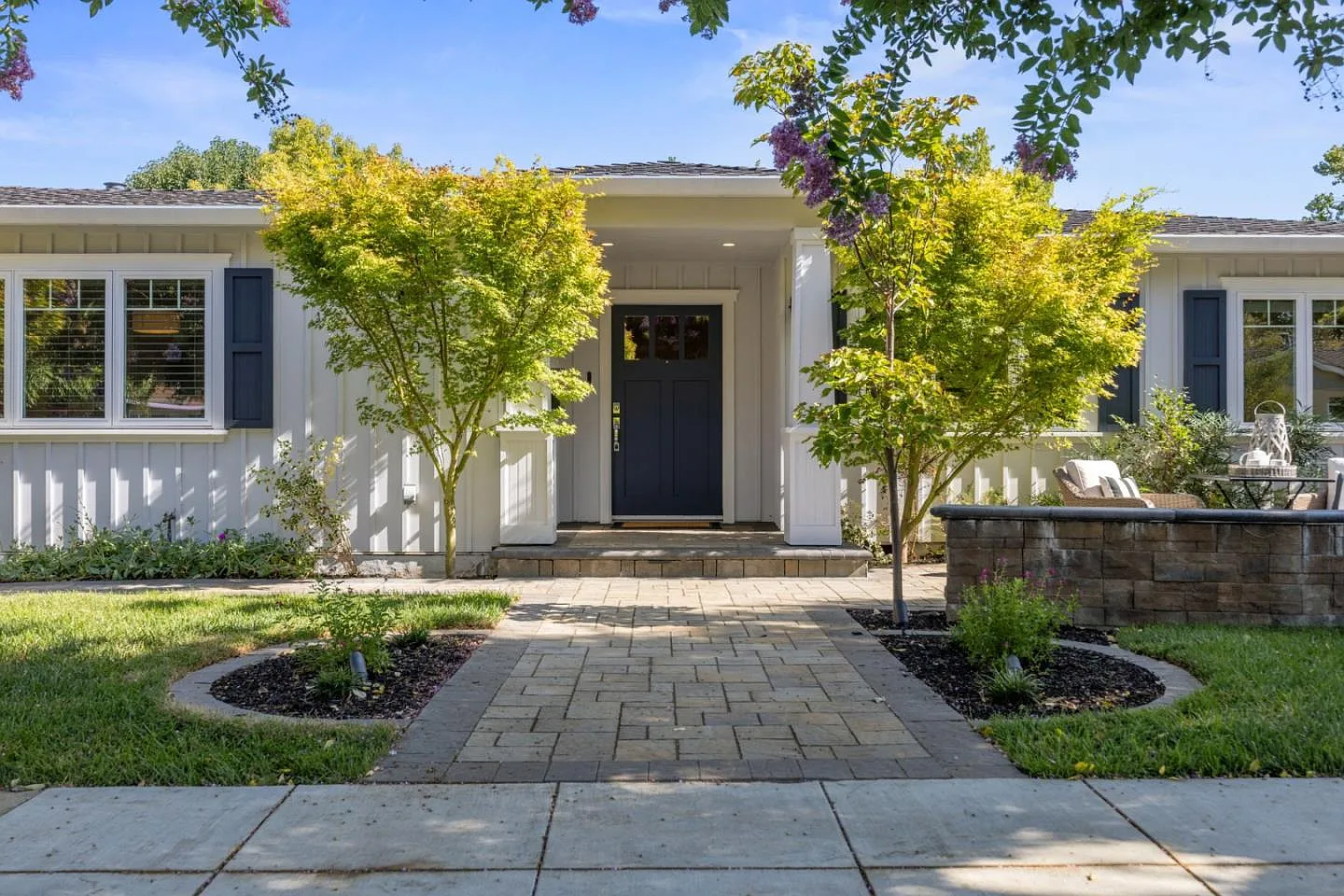1052 Lovoi Way photo 1