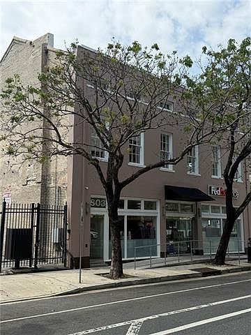 1st image of 803 Baronne St