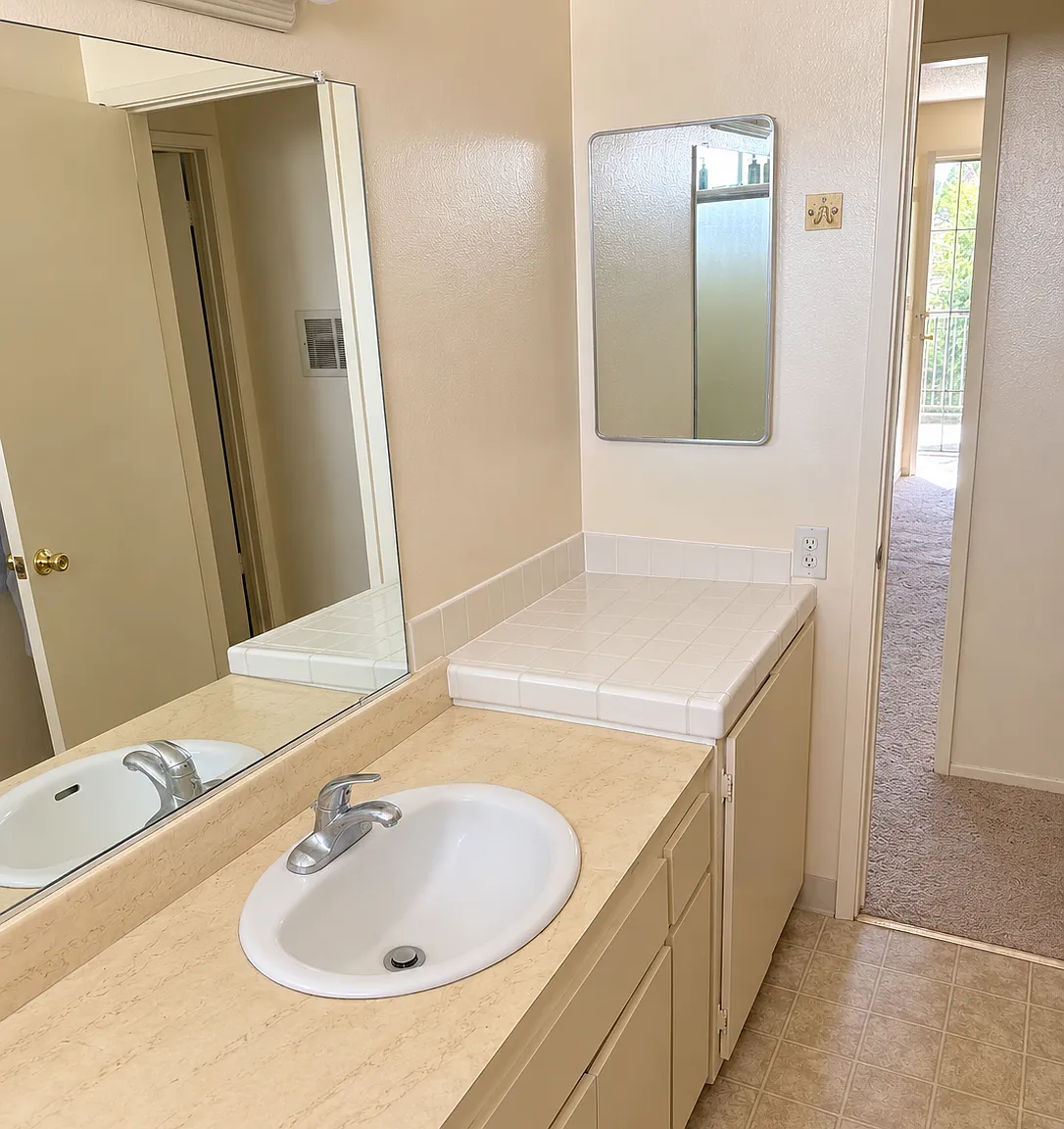 2 bed, 900 sqft, $3,695 — Photo 3