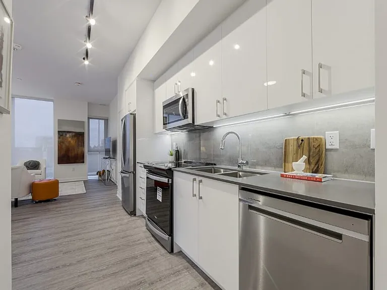 2215 Sheridan Park Dr — Photo 4