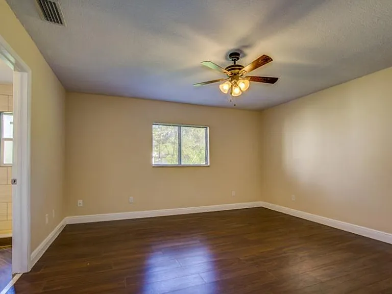 7395 Albany Rd — Photo 12