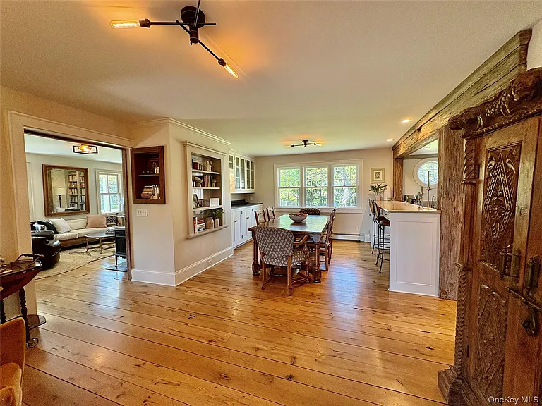 184 Twomey Ave — Photo 7