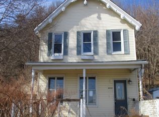 34 River Rd, Tomkins Cove, NY 10986