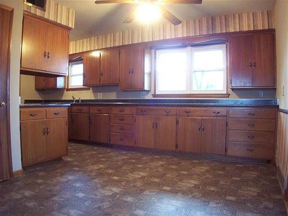 4th image of 1125 Pamela Dr