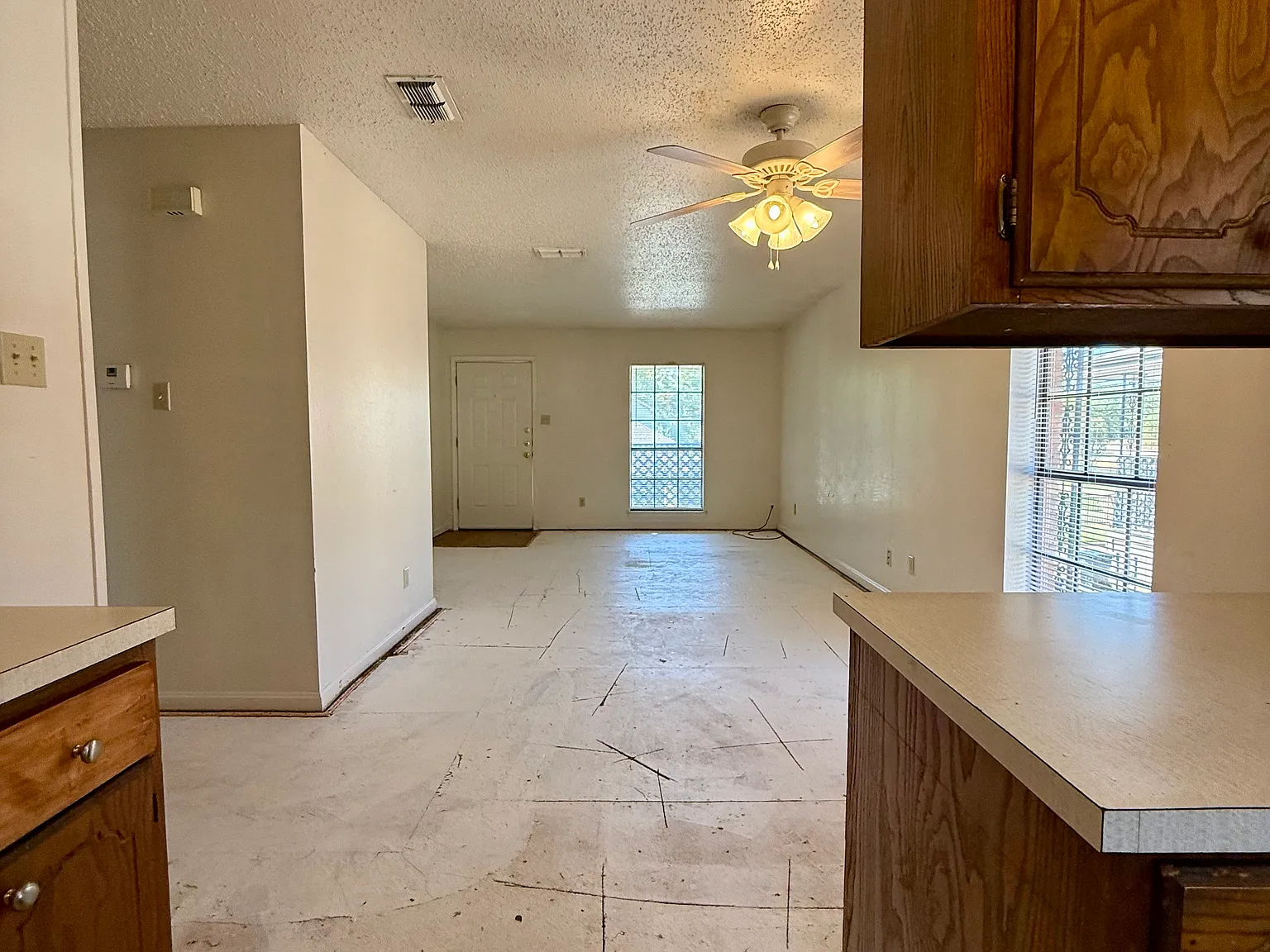 2 bed, 1018 sqft, $1,000 — Photo 4