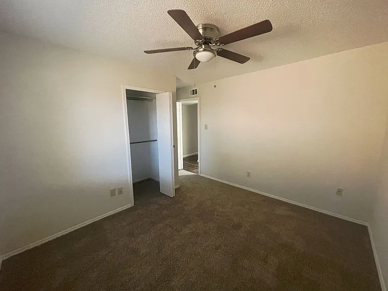 2201 Sage Ln — Photo 10