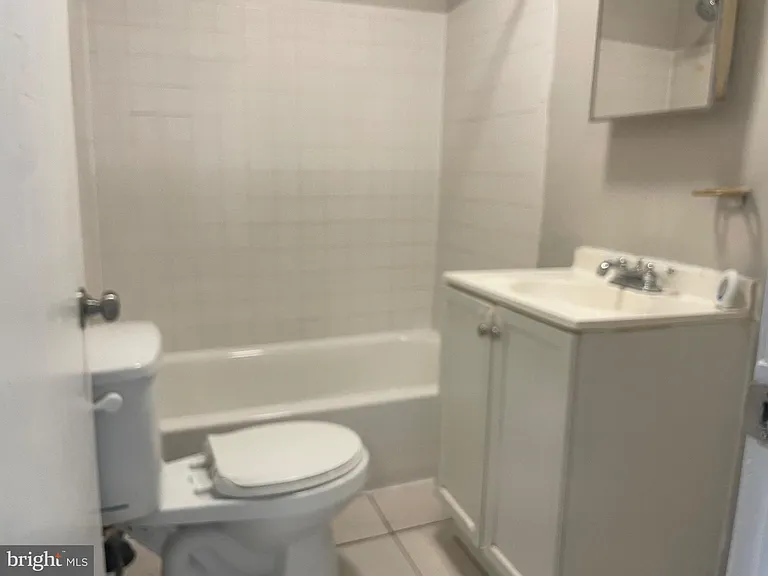 412 E Walnut Ln #3 — Photo 21
