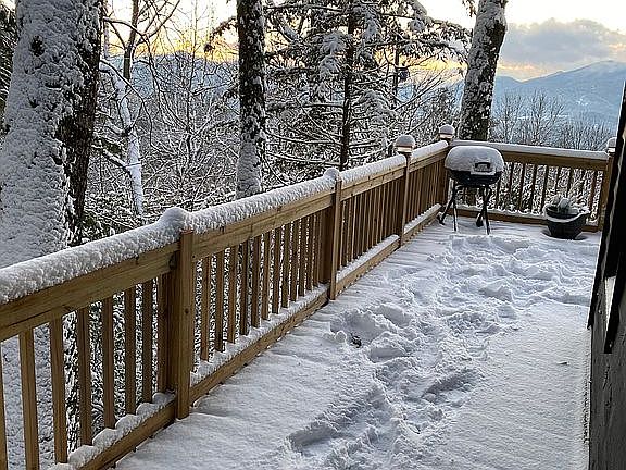 3rd image of 1546 Black Branch Rd