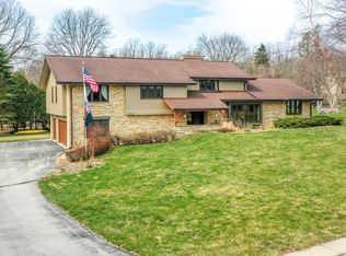 2925 Willaura Ct, Brookfield, WI 53005