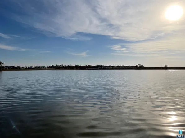 223 Sandpiper Lane Ln, Wentworth, SD 57075