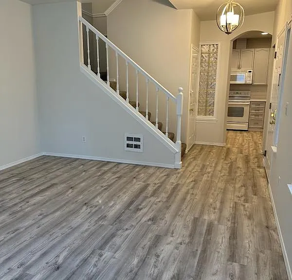 10909 Avondale Rd NE #B105 — Photo 2