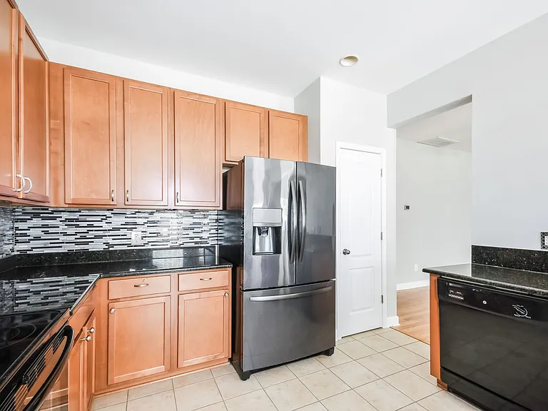233 Maywood Dr — Photo 9