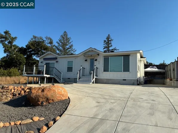 630 Sunnyside Rd, Saint Helena, CA 94574