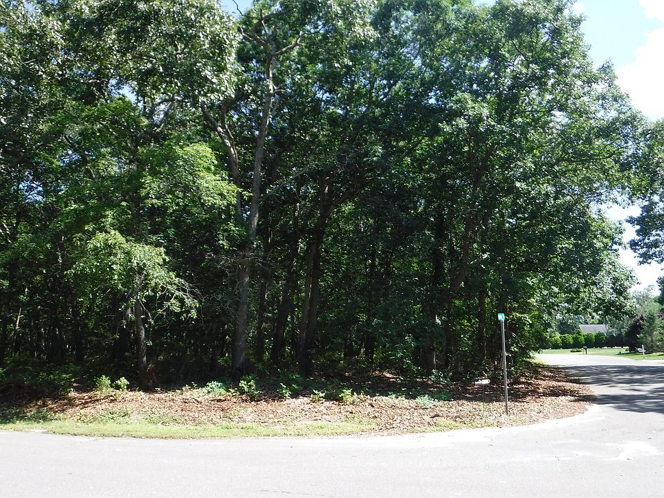 1st image of 340 Sleepy Hollow Ln