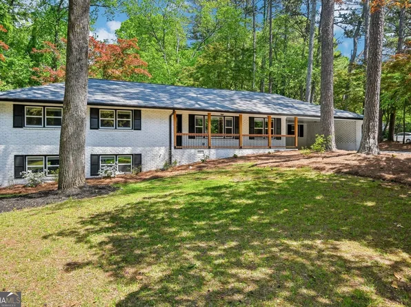 2301 Crestcliff Dr, Tucker, GA 30084