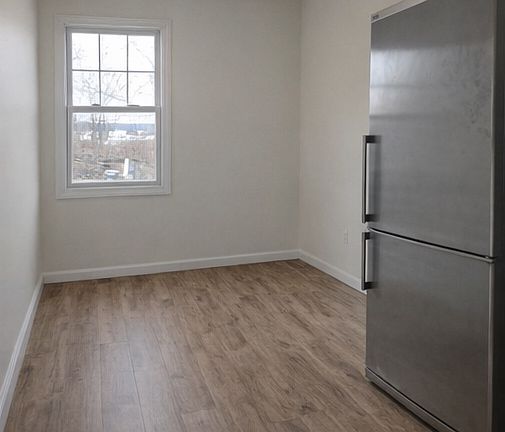 5th image of 230 1st Ave #4