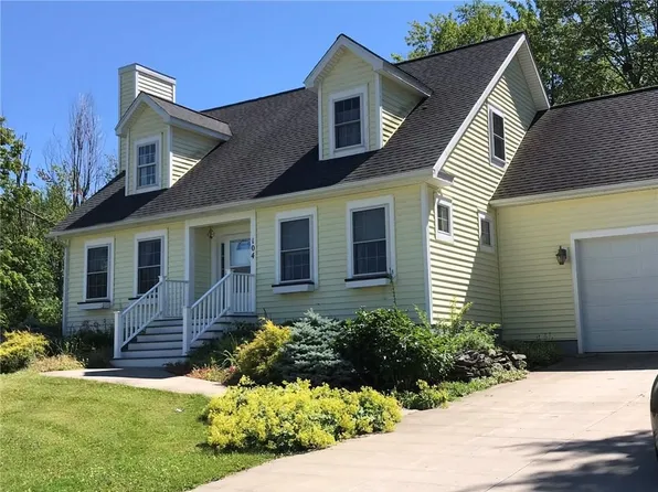 104 Eagle Ridge Dr, Mayville, NY 14757