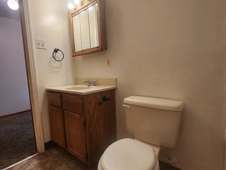 139 Whitestown Vlg #B — Photo 11