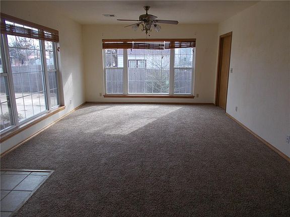 2nd image of 1406 N Park Ave