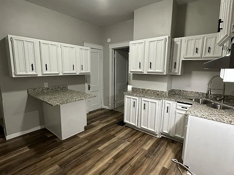 661 Cecil Ave — Photo 4