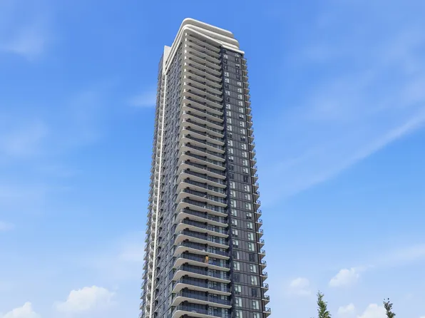 10750 135a St #2908, Surrey, BC V3T 4C9