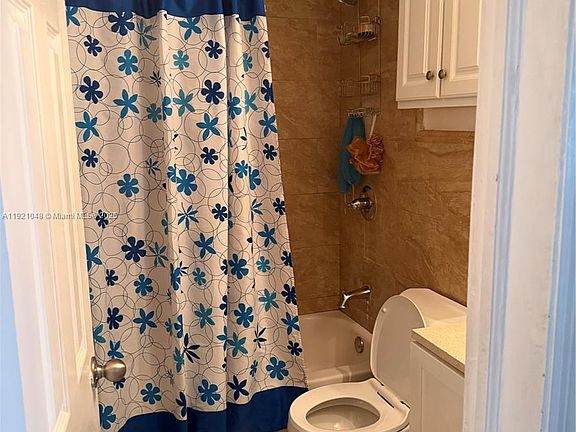 5th image of 990 SW 9th St