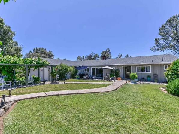 3753 Rolling Meadow Dr, Murphys, CA 95247