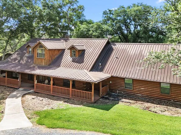 14626 Sycamore Cir, East Bernard, TX 77435