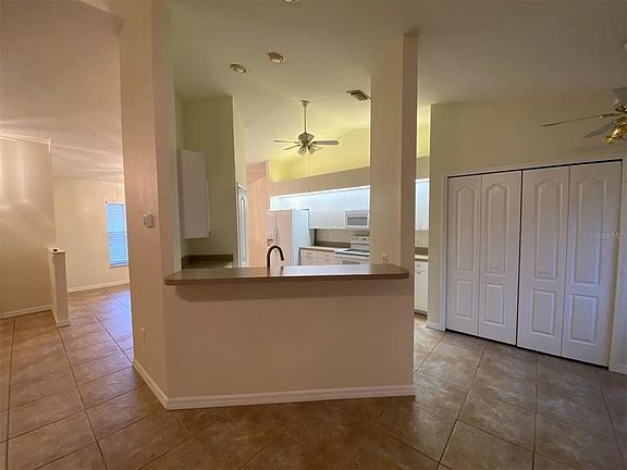 4th image of 178 Rotonda Blvd W APT 3