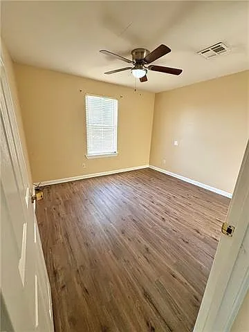 3 bed, 1.0 bath, 1100 sqft, $1,750 — Photo 3
