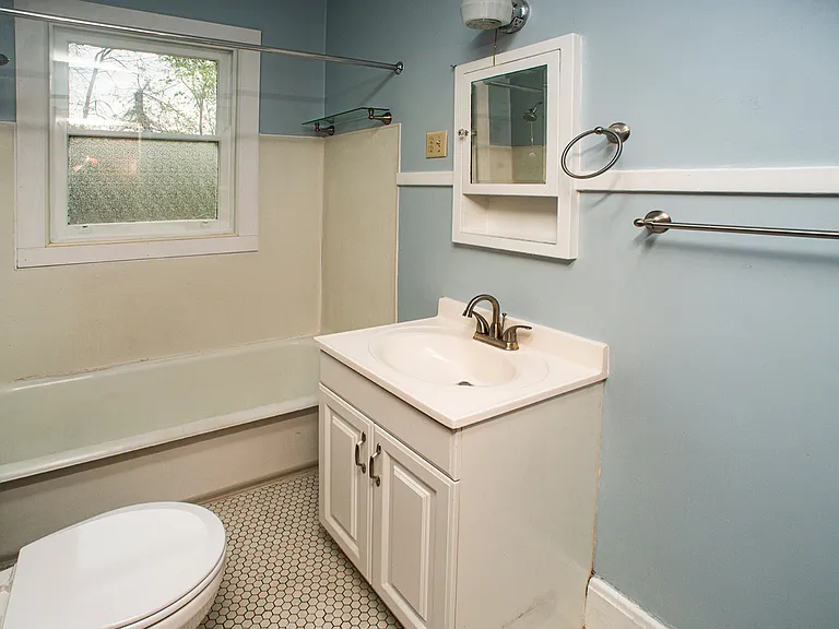 5828 Arnsby Pl #2E — Photo 3