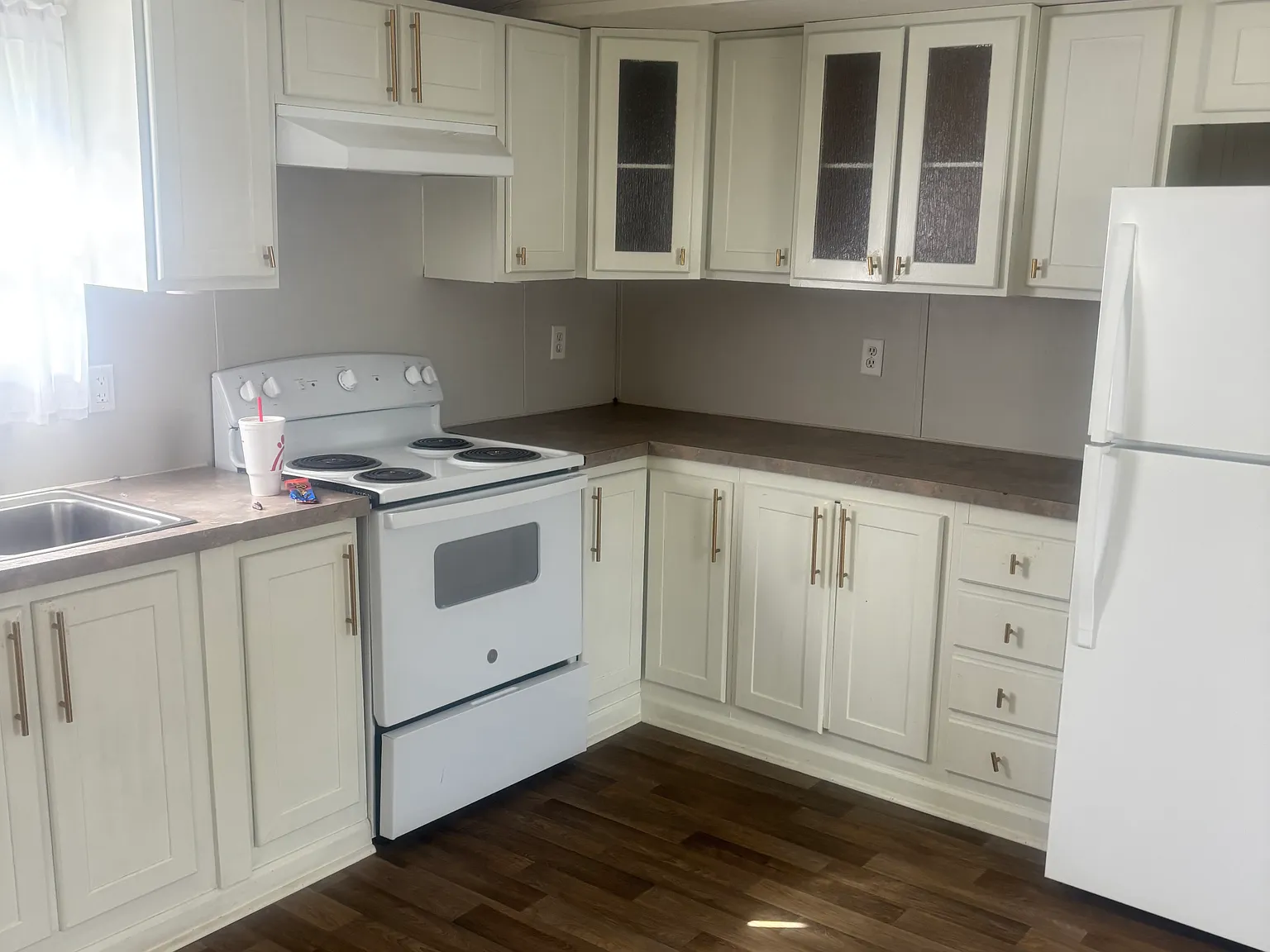 3 bed, 1100 sqft, $900 — Photo 3
