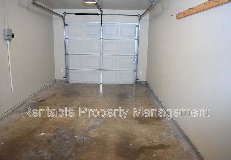 8028 Doreen Ave — Photo 7