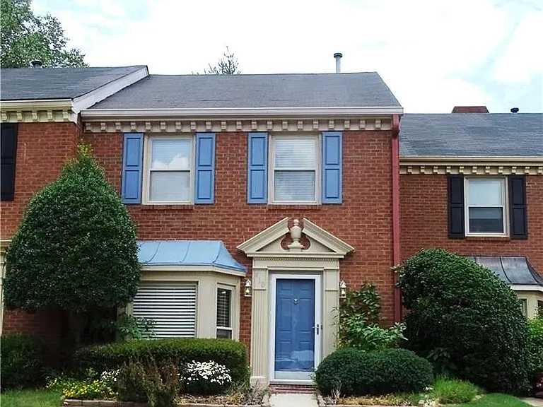 410 Forestgate Ct — Photo 1