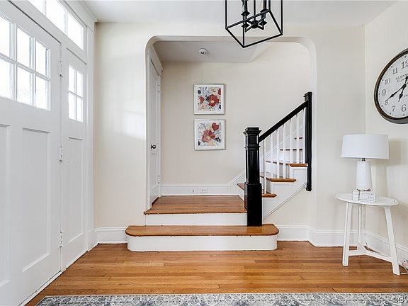 4th image of 3009 Griffin Ave