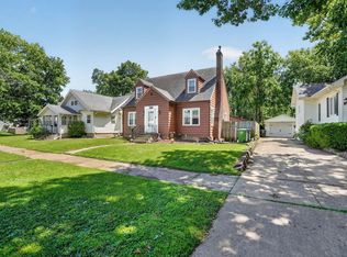 2211 W 3rd St, Waterloo, IA 50701