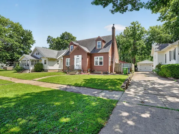 2211 W 3rd St, Waterloo, IA 50701