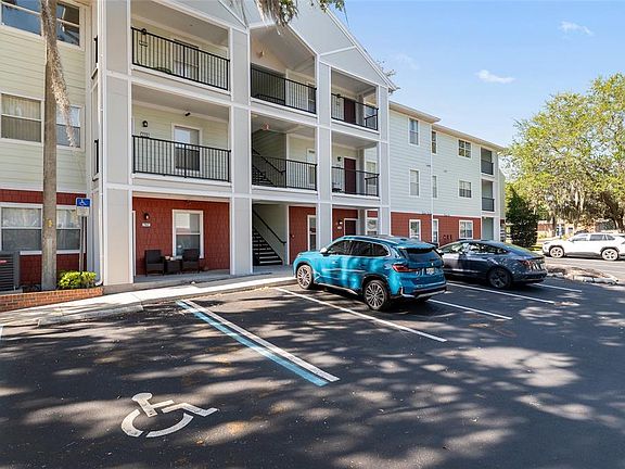 3rd image of 2360 SW Archer Rd APT 706