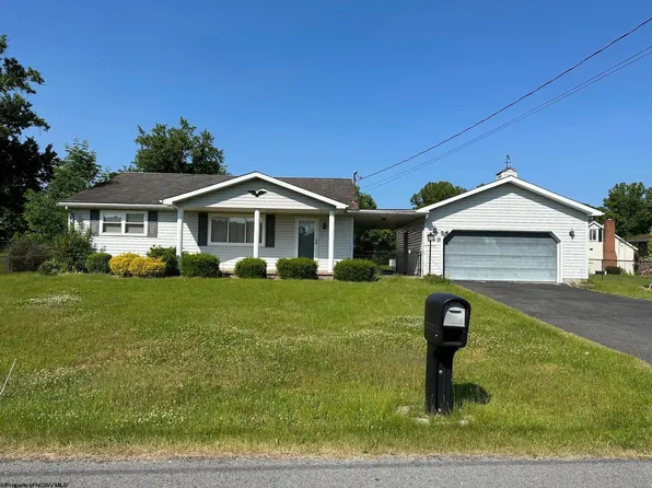 143 Fox Hill Ln, Fairmont, WV 26554