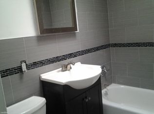 14922 Cross Island Pkwy, Flushing, NY 11357