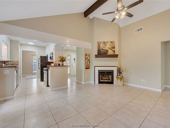 2nd image of 2007 Wilderland Cir