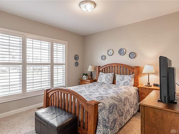 5th image of 1543 Amberley Ct