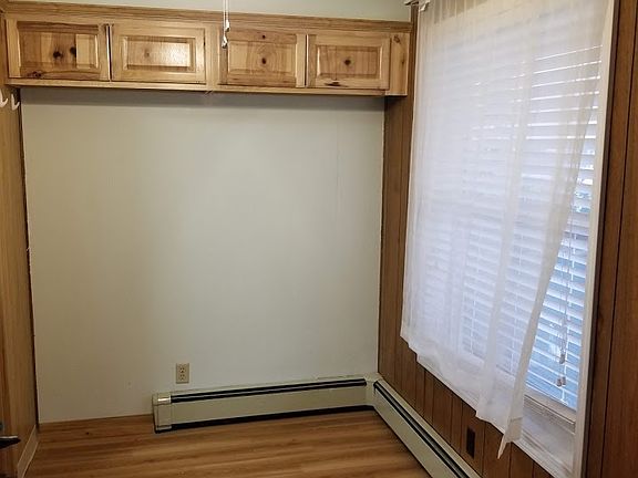 5th image of 1070 Turner St