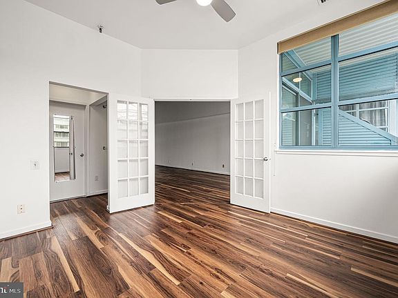 2nd image of 3 N Columbus Blvd APT Pl269