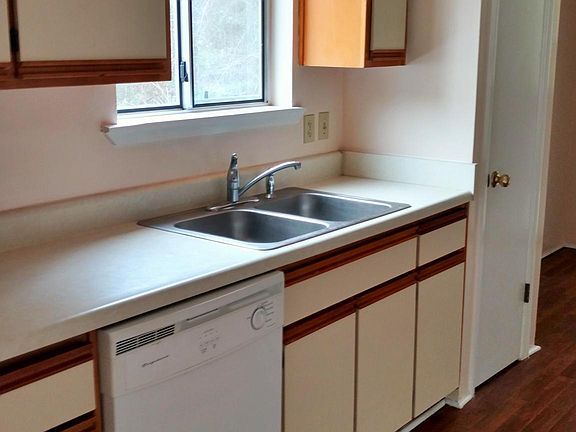 3rd image of 2004 E Park Ave APT B