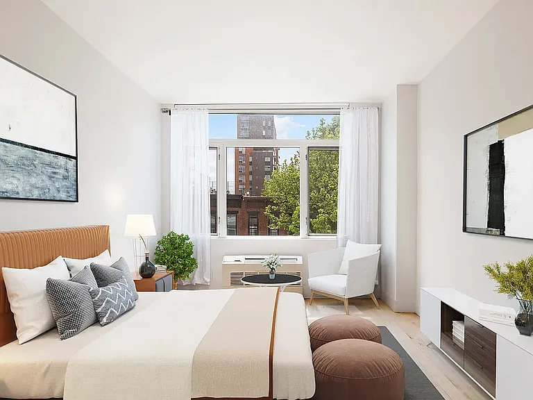 410 4th Ave #8H — Photo 2