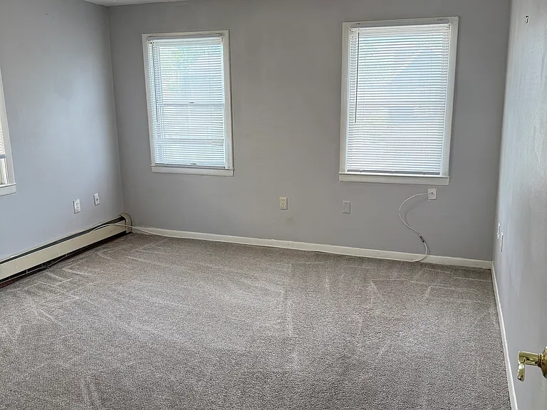 54 Roosevelt St #2 — Photo 9